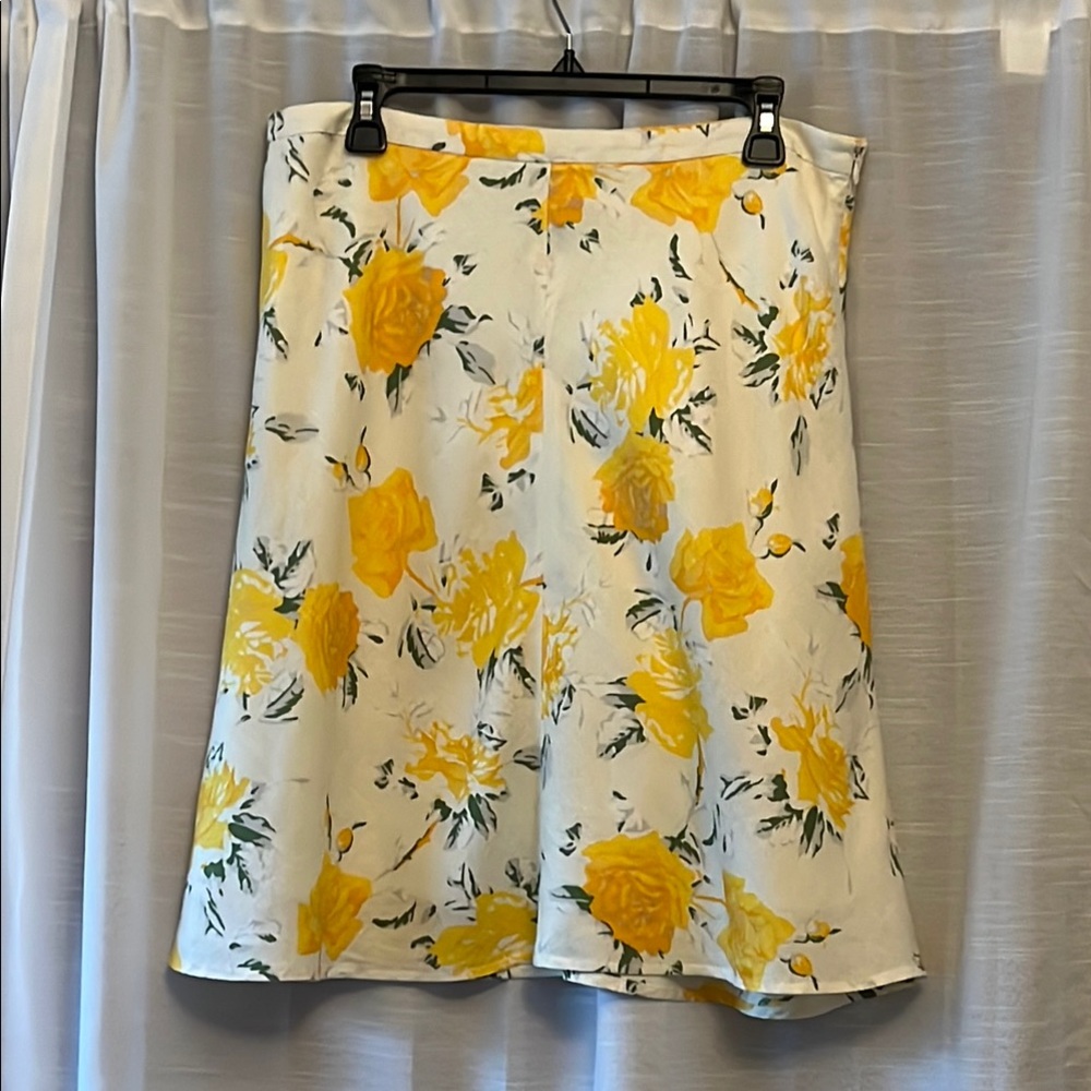 Banana Republic White and Yellow A-Line Skirt
